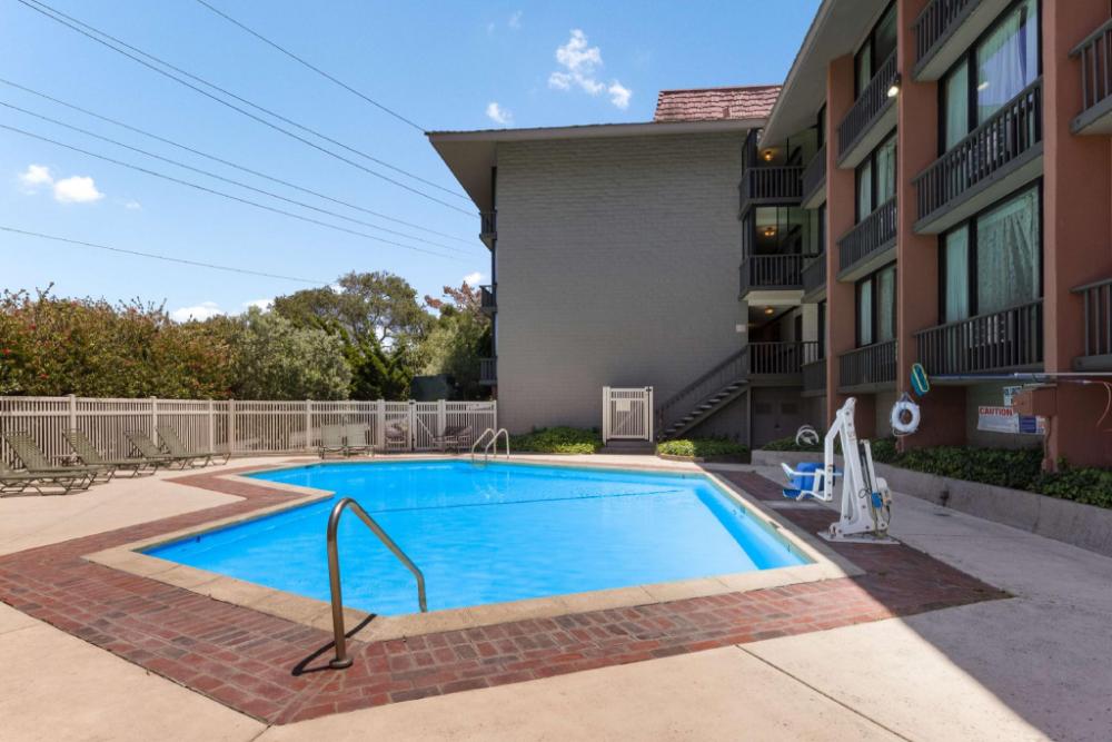 red lion hotel monterey