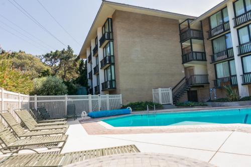 red lion hotel monterey