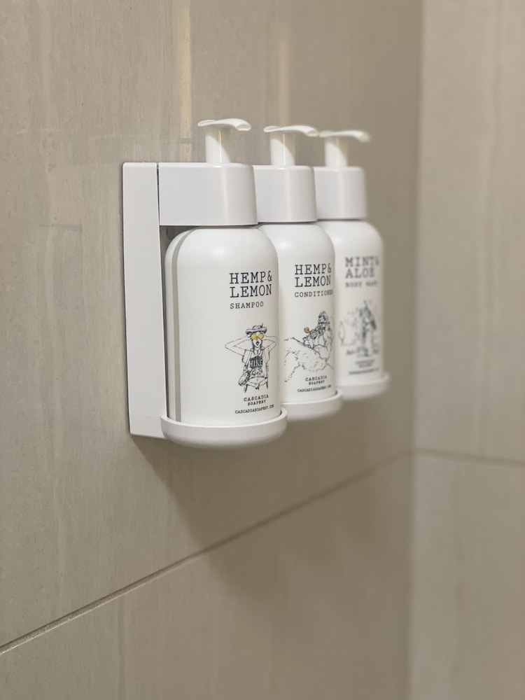 red lion hotel monterey