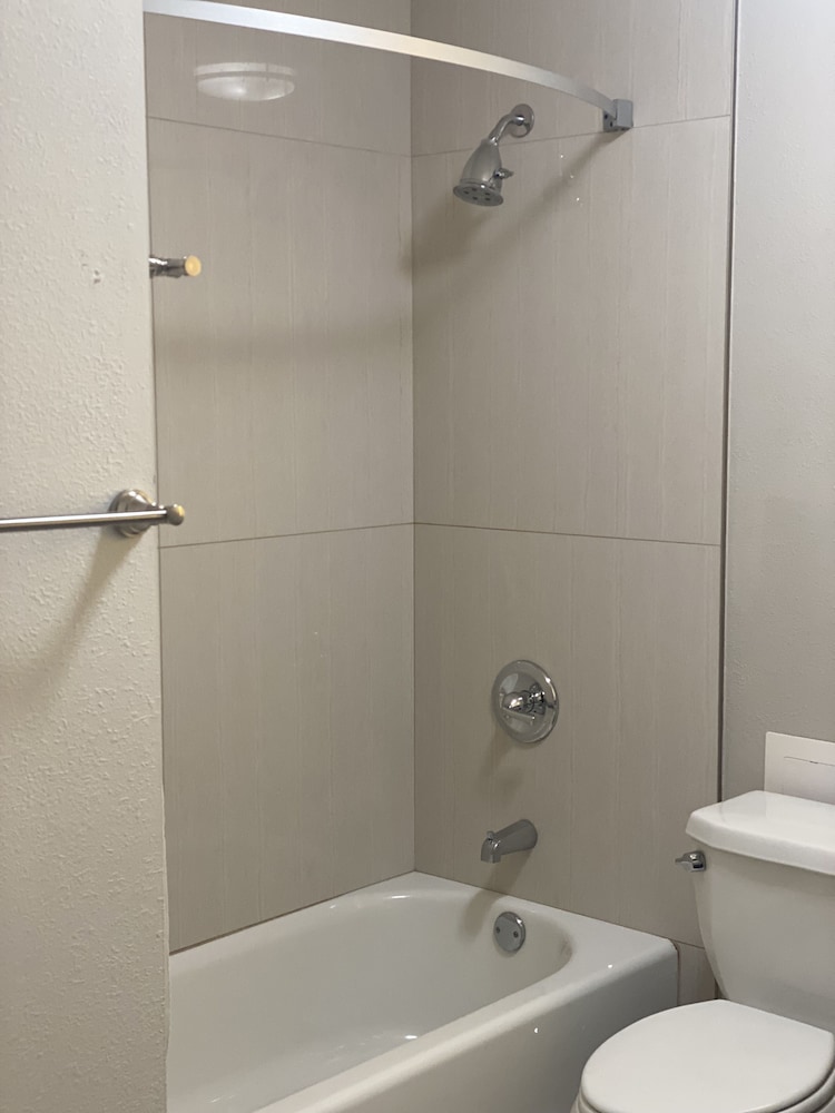 red lion hotel monterey