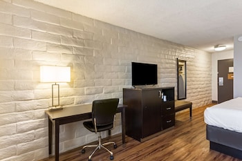 red lion hotel monterey