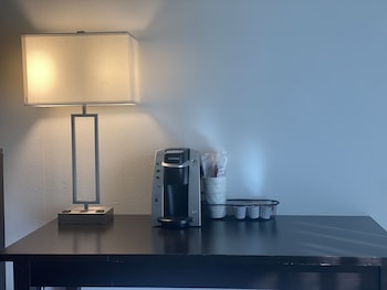 red lion hotel monterey