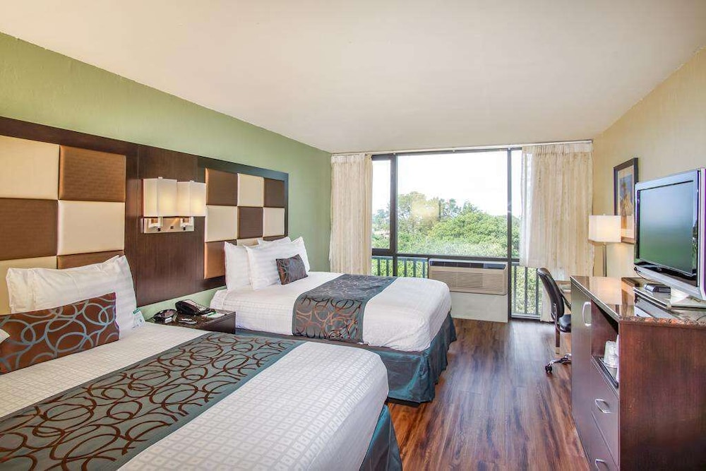 red lion hotel monterey