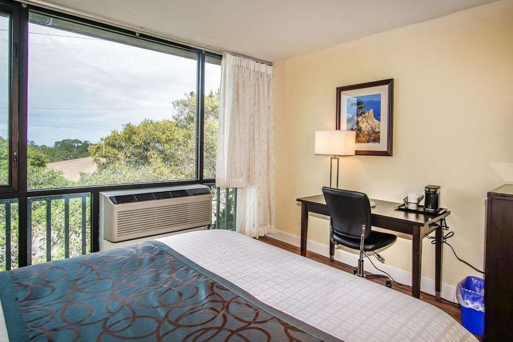 red lion hotel monterey