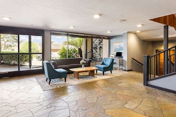 Red Lion Hotel Monterey,Pacific Grove>>Monterey,3 star