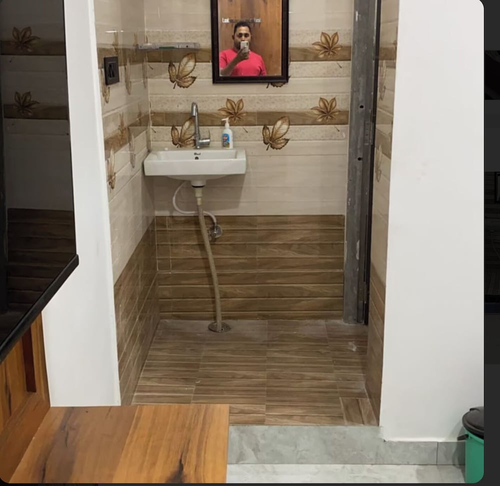 anantshree guest house