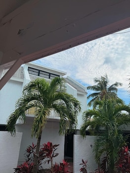 the island garden hotel