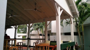 The Island Garden Hotel,,2 star