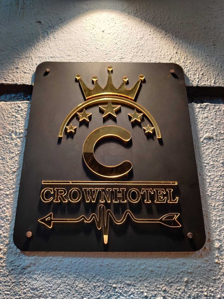 crown hotel