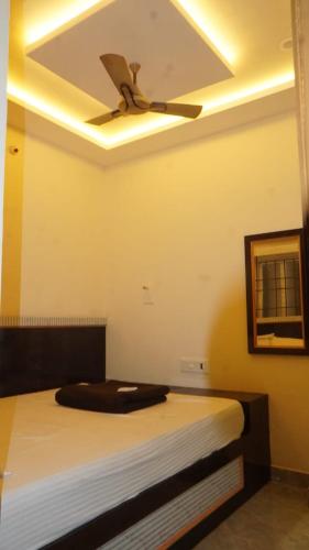 Sri Vasavi Residency,,2 star