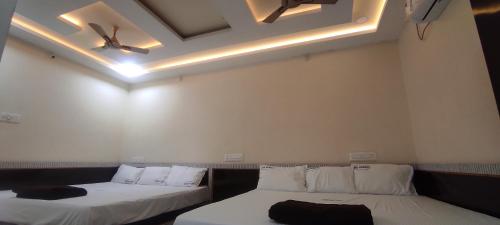 Sri Vasavi Residency,,2 star