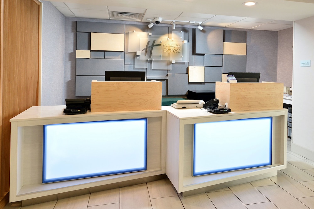 Holiday Inn Express Raleigh Durham Airport By Ihg,Durham>>Charlotte,3 star