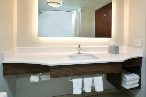 holiday inn express raleigh durham airport by ihg