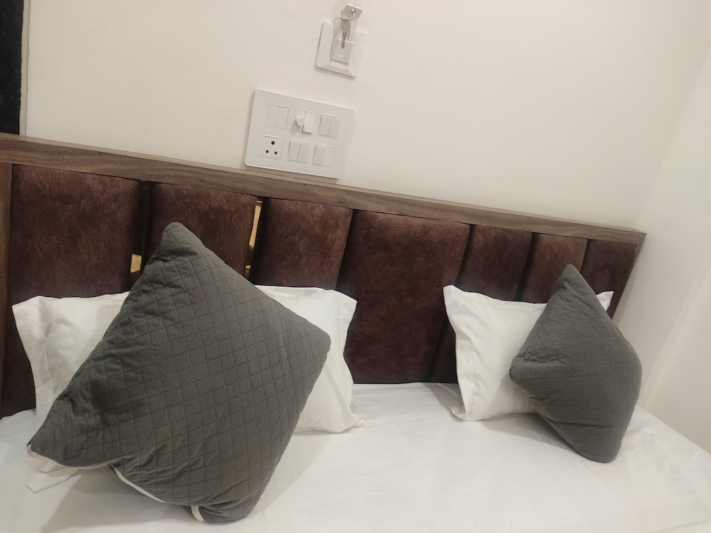 hotel abhinandan