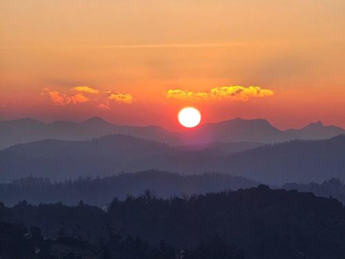 Songs Of The Nilgiris,198/4 Gorishola Rd    Thalayathimund,3 star