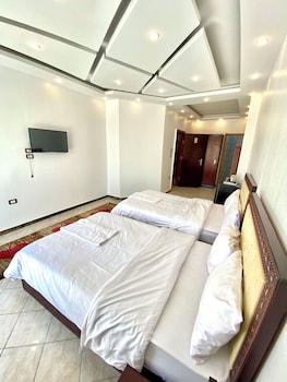 enjoy giza pyramids hotel