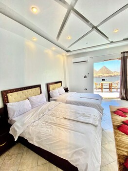enjoy giza pyramids hotel