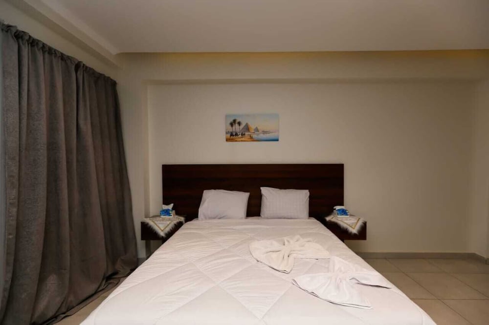 enjoy giza pyramids hotel