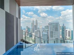 the colony luxe klcc view sky pool