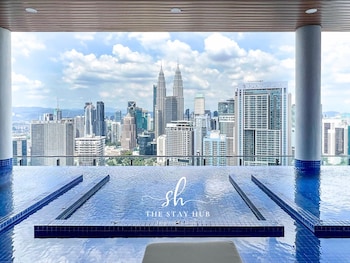 the colony luxe klcc view sky pool