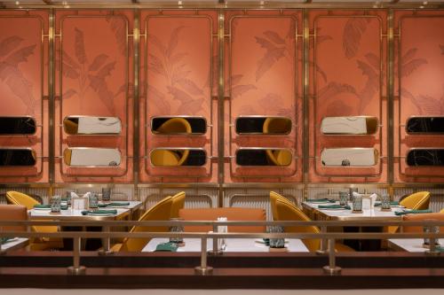 The Magnus Hotel,,3 star