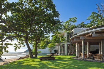 vows villa beachfront