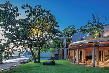 vows villa beachfront