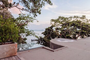 vows villa beachfront