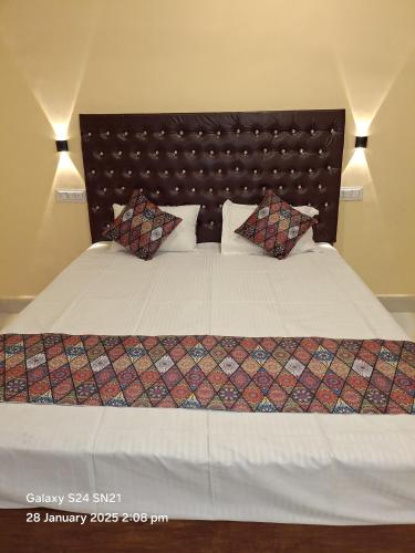 Hotel Grand Arya,,3 star