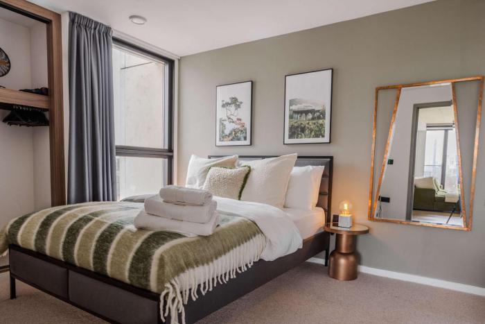 midori suite 2br city views