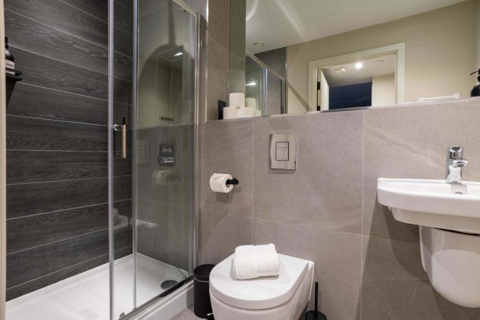 verdana suite 1bd flat near centre