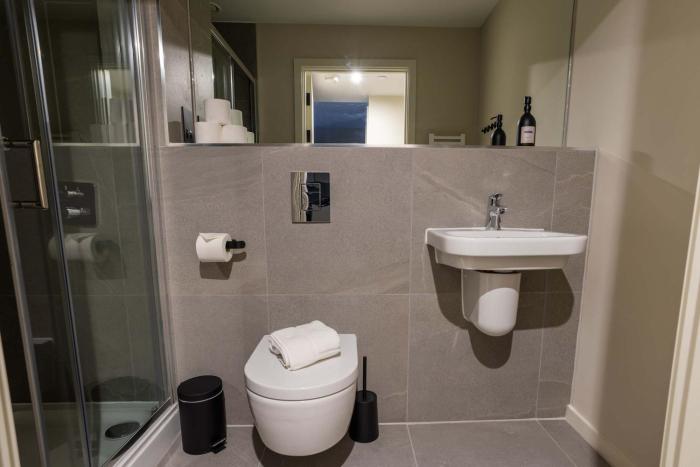 verdana suite 1bd flat near centre