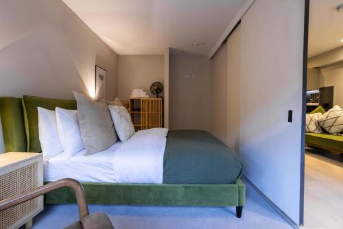 verdana suite 1bd flat near centre