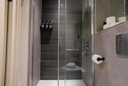 verdana suite 1bd flat near centre