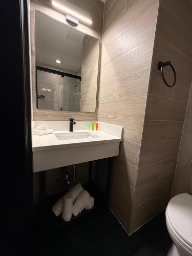 bkway hotel brooklyn