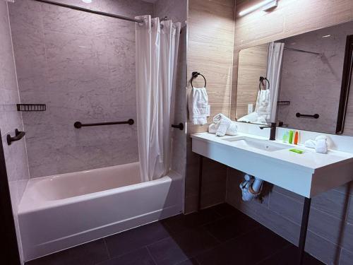 bkway hotel brooklyn