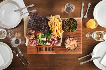 The Highwayman Hotel,,3 star