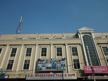 Hotel Royal Inn,,3 star