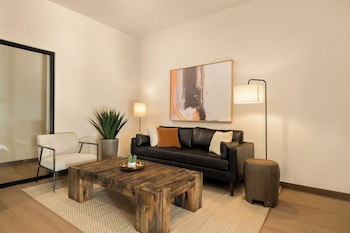 Livaway Suites- Syracuse,,2 star