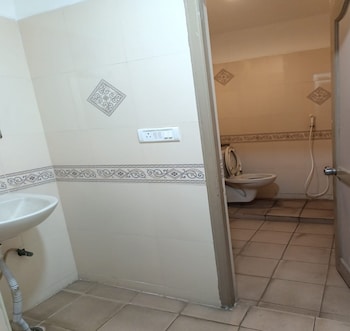 Elite Residency Pallavaram,,2 star