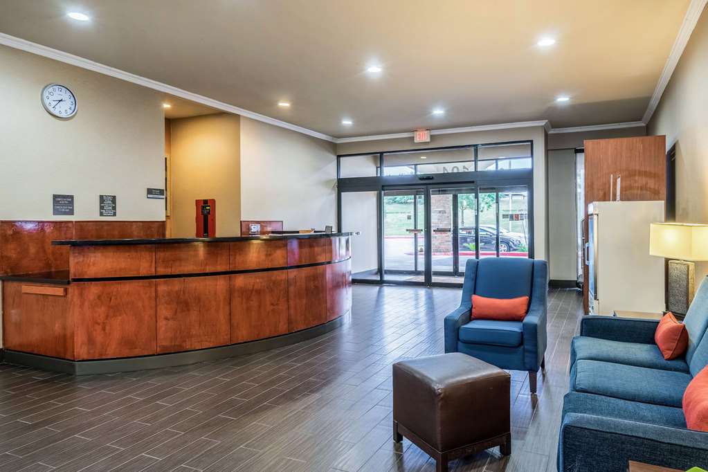 comfort suites near texas state university