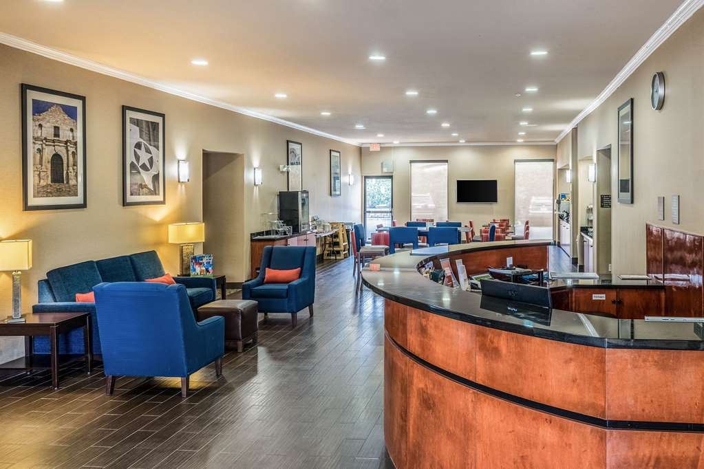 comfort suites near texas state university