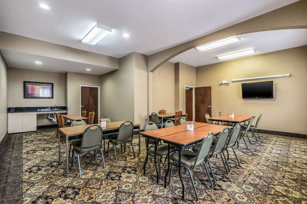 comfort suites near texas state university