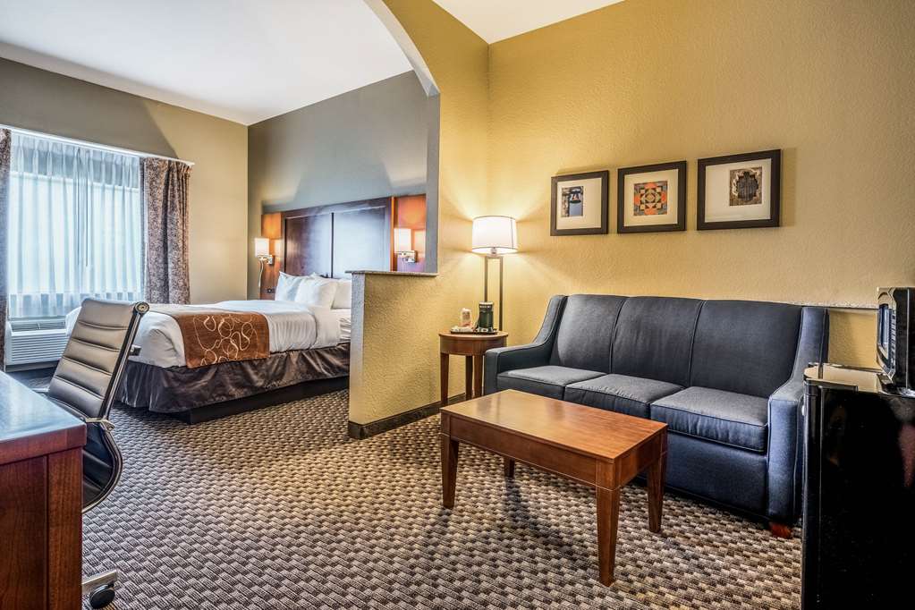 comfort suites near texas state university