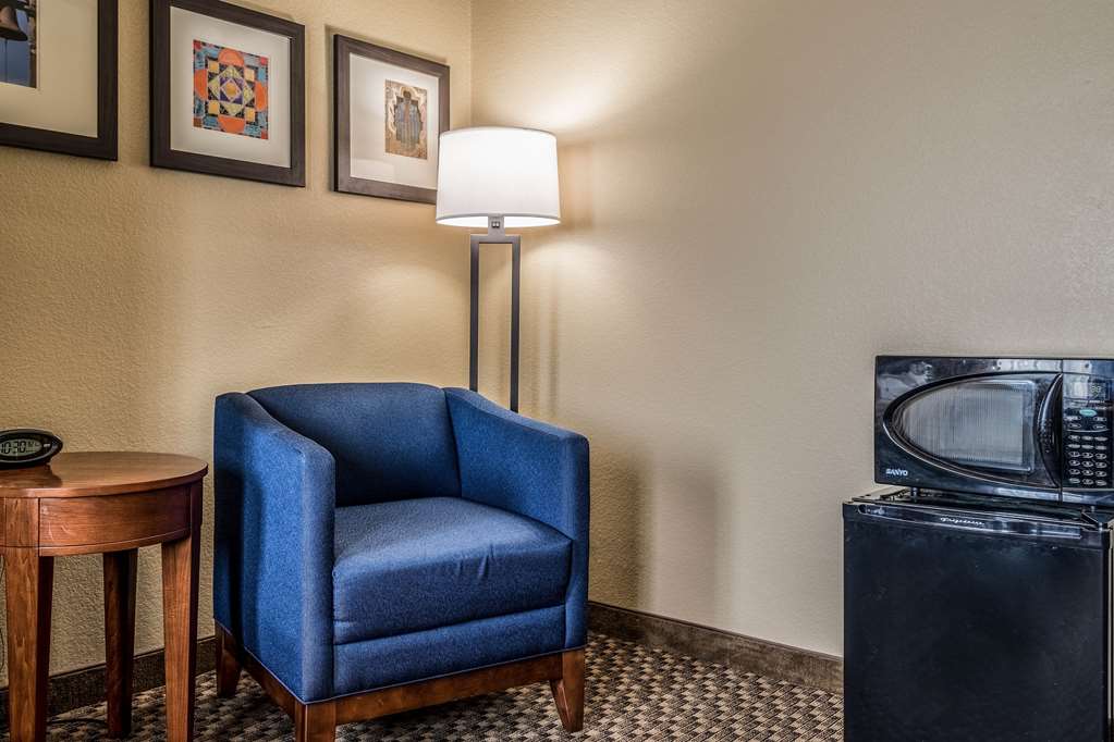 comfort suites near texas state university
