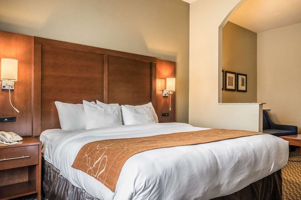 comfort suites near texas state university