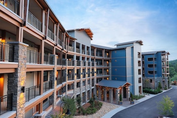 hilton vacation club mill springs lodge pigeon forge