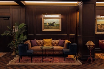 Whisky Hotel,,4 star