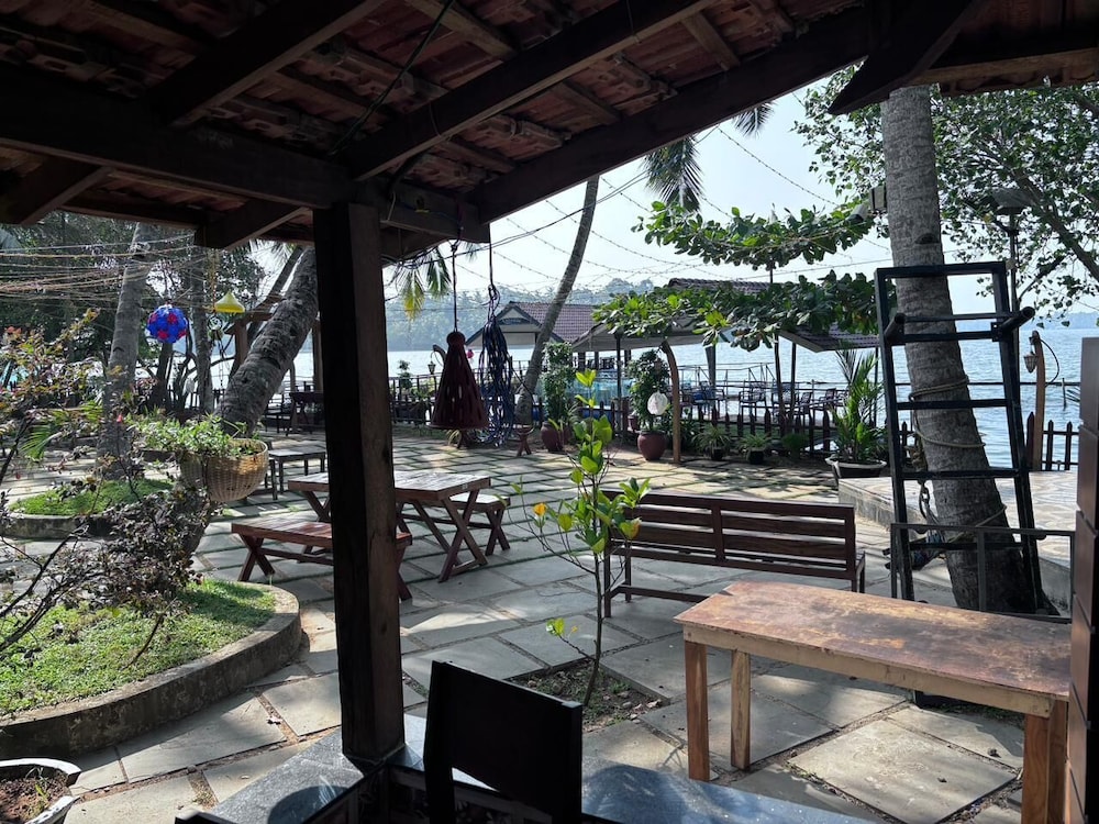 karmaliz casa del lake