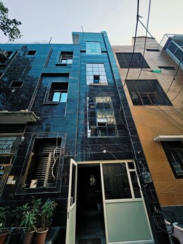 Divy Dhaam Near Prem Mandir,,3 star